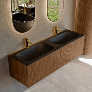 KURVE Komplet badmiljø i egetræ og solid surface med hanehuller B151 cm - Valnød/Sort