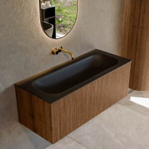 KURVE Komplet badmiljø i egetræ og solid surface uden hanehul B111 cm - Valnød/Sort