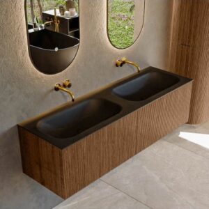 KURVE Komplet badmiljø i egetræ og solid surface uden hanehuller B151 cm - Valnød/Sort